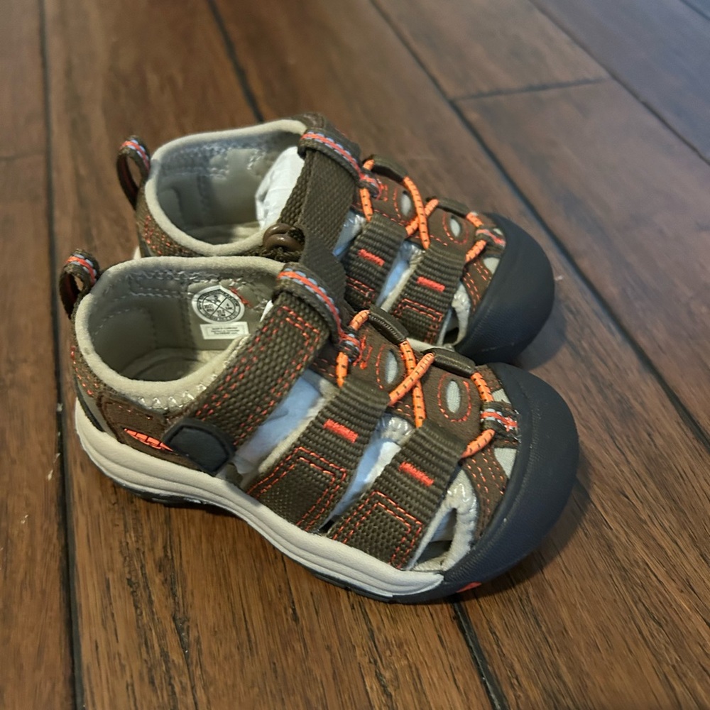 New toddler keens